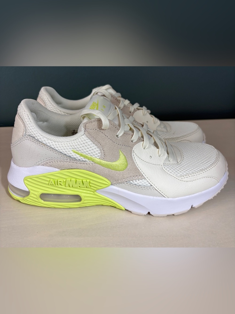 Nike NWOB Women’s Air Max Excee Sneakers White/Yellow Size 8